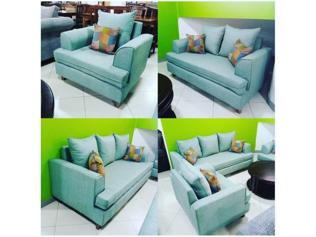 6 SEATER COUCH