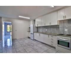 3 bedroom apartment in eikenwaters